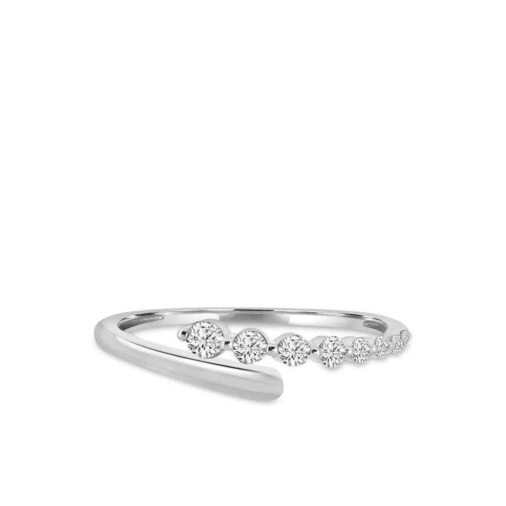 Anillo de moda Journey con diamantes de 0,24 quilates y 14 KW con garras compartidas